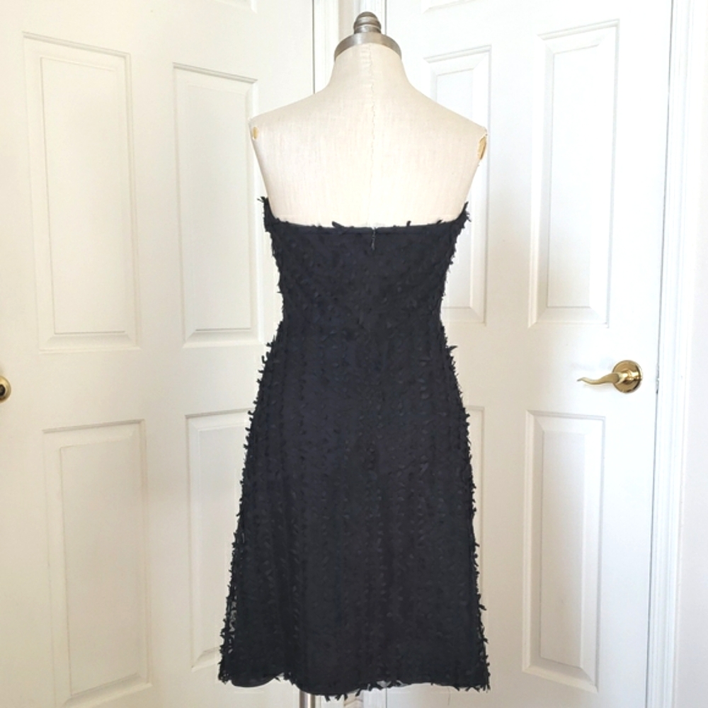 WHBM Black Strapless Dress • Textured Ribbon‑Bow Mesh • Fit & Flare • Size 6 - Picture 5 of 16